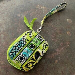 Vera Bradley Zip Around Quilted Wallet Wristlet in Limes Away Pattern